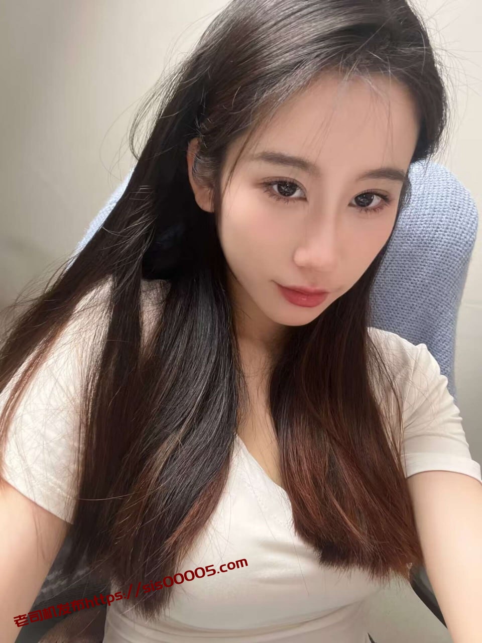 健身美女极品蜜桃臀，在审核很严交友群里流出被调教性爱视频，肛塞置入 又美又骚