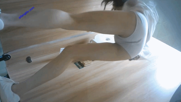 多位柜台女厕拍❤️制服高跟丝袜罕有遇见白虎逼3V【2.75G】