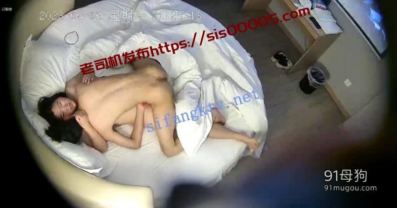 02-06❤️酒店偷拍❤️文艺瘦弱男和巨乳丰满妹的持续大作战【1G】